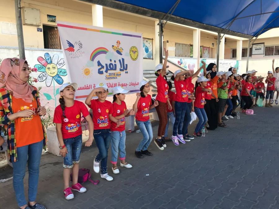 الإغاثة الطبية تفتتح مخيماتها الصيفية بمشاركة حوالي 800 طفل في قطاع غزة